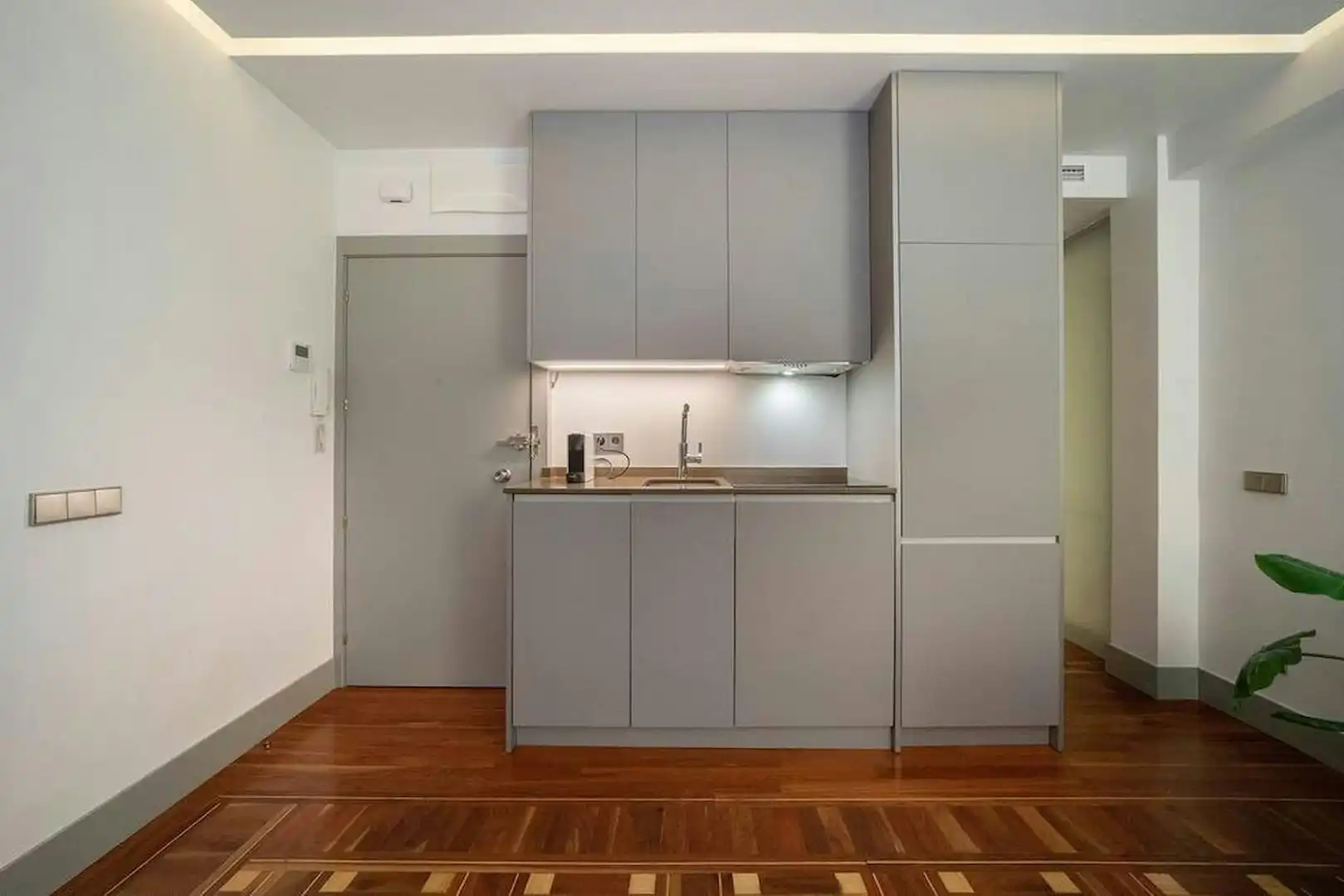 Kitchen of Flat for rent in Madrid  with Air Conditioner, Washing machine and TV