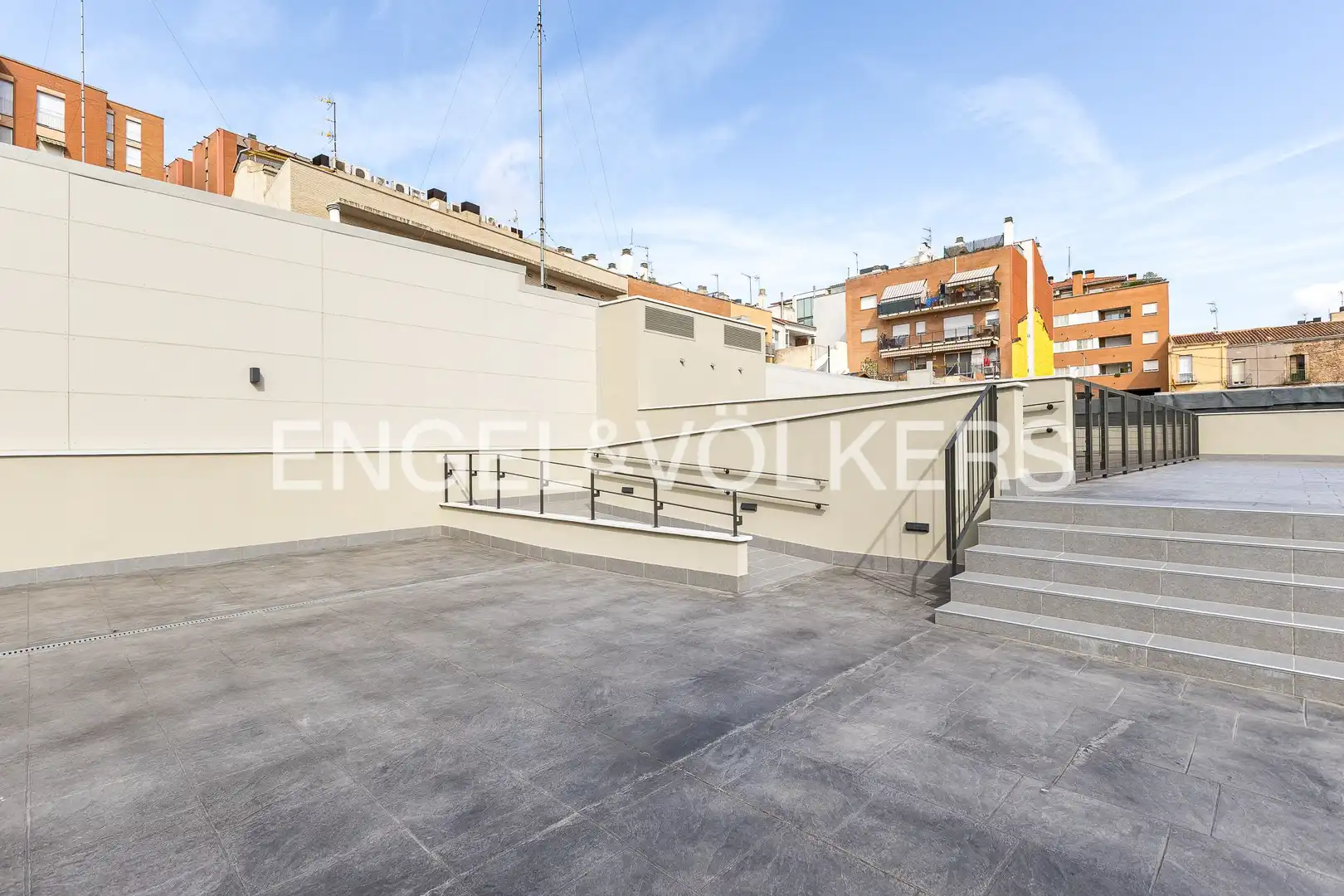 Terrassa de Pis de lloguer en Sabadell amb Aire condicionat, Calefacció i Piscina