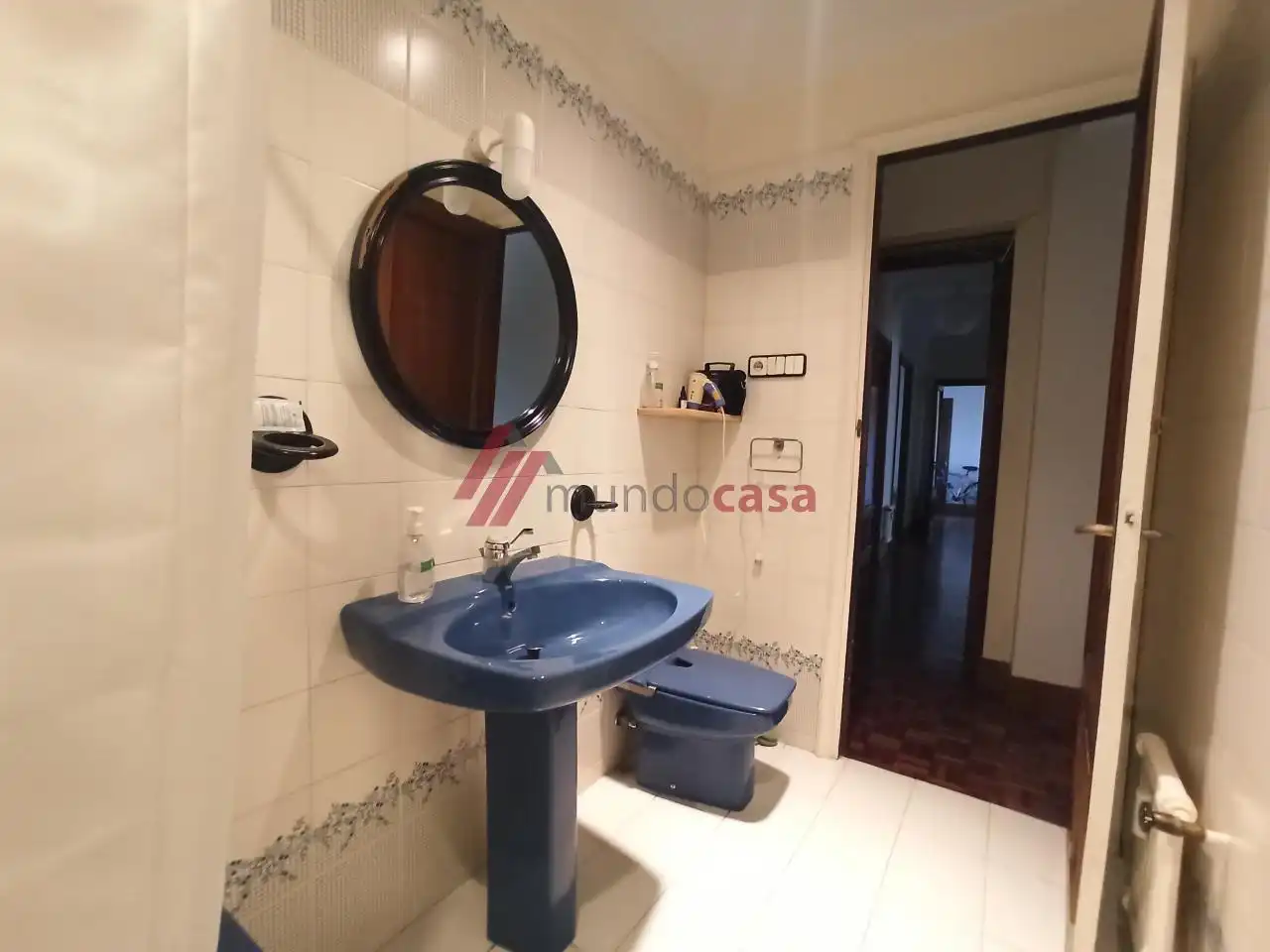 Baño de Piso para compartir en Ferrol con Calefacción, Parquet y Amueblado