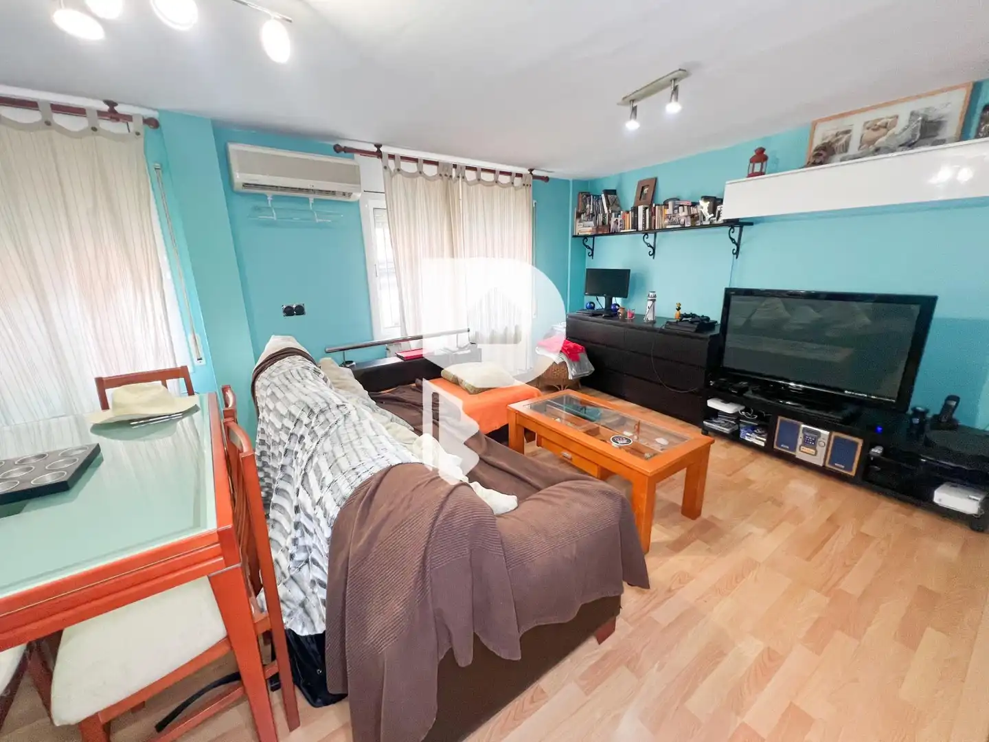 Sala de estar de Planta baja en venta en Vallirana con Aire acondicionado, Calefacción y Parquet