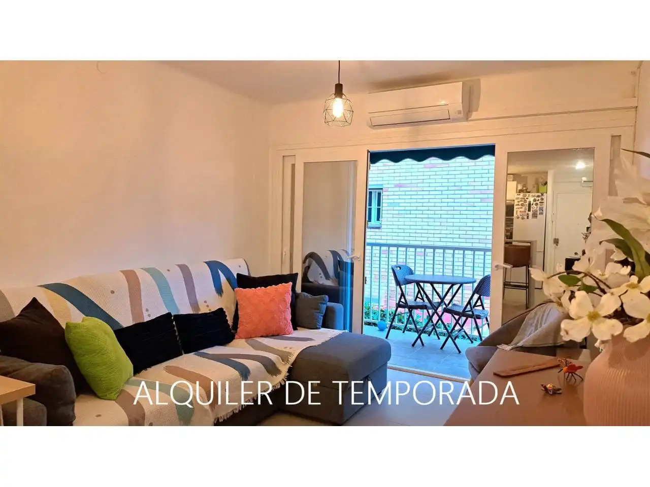 Vista exterior de Piso de alquiler en Vilanova i la Geltrú con Aire acondicionado, Calefacción y Terraza