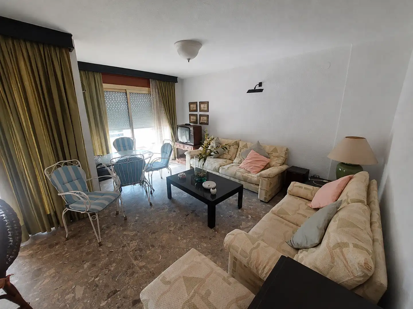 Sala de estar de Apartamento en venta en Salou con Calefacción, Terraza y Amueblado