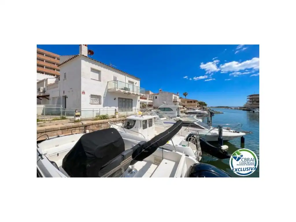 Casa en venta en Avenida De La Bocana 47, imagen 2