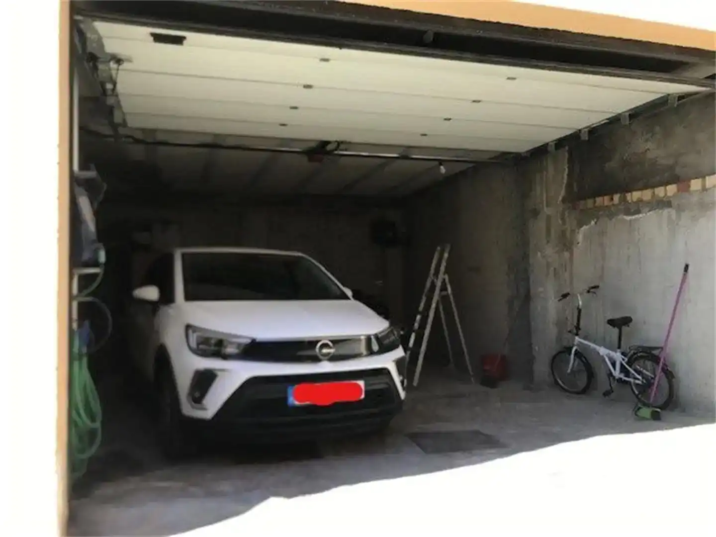 Aparcament de Casa adosada en venda en Gelves amb Balcó