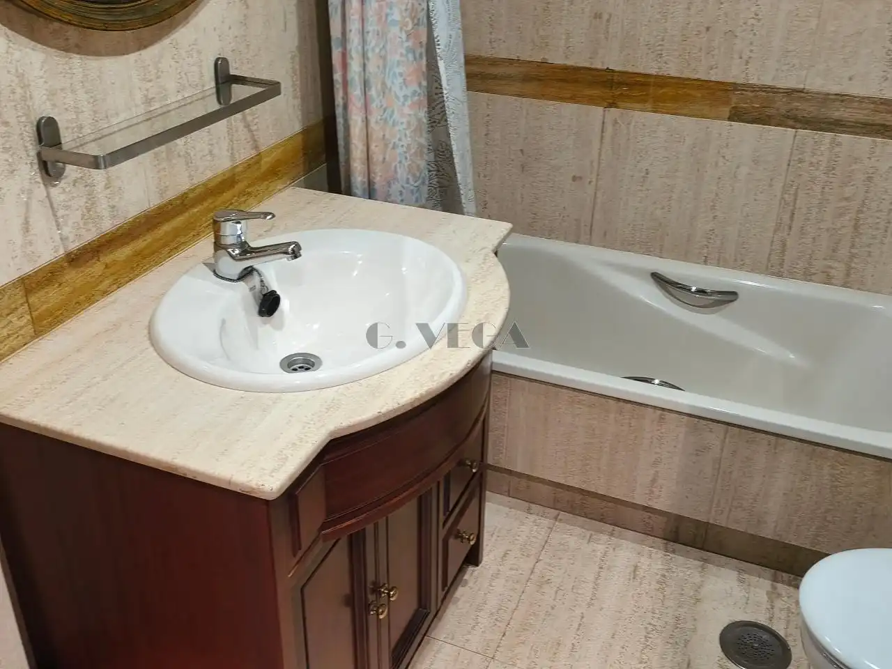 Bathroom of Flat for rent in Vigo   with Heating and Storage room