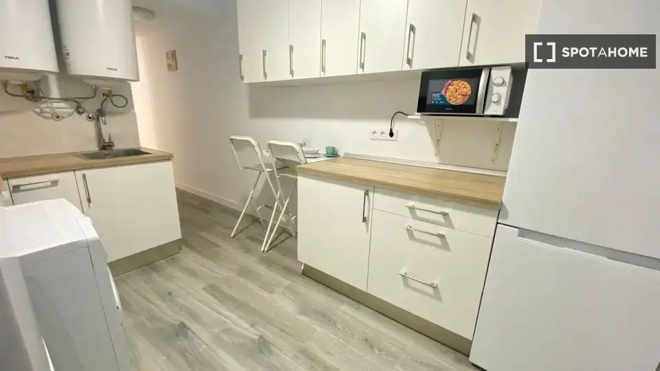 Kitchen of Flat for rent in Madrid  with Air Conditioner, Heating and Furnished