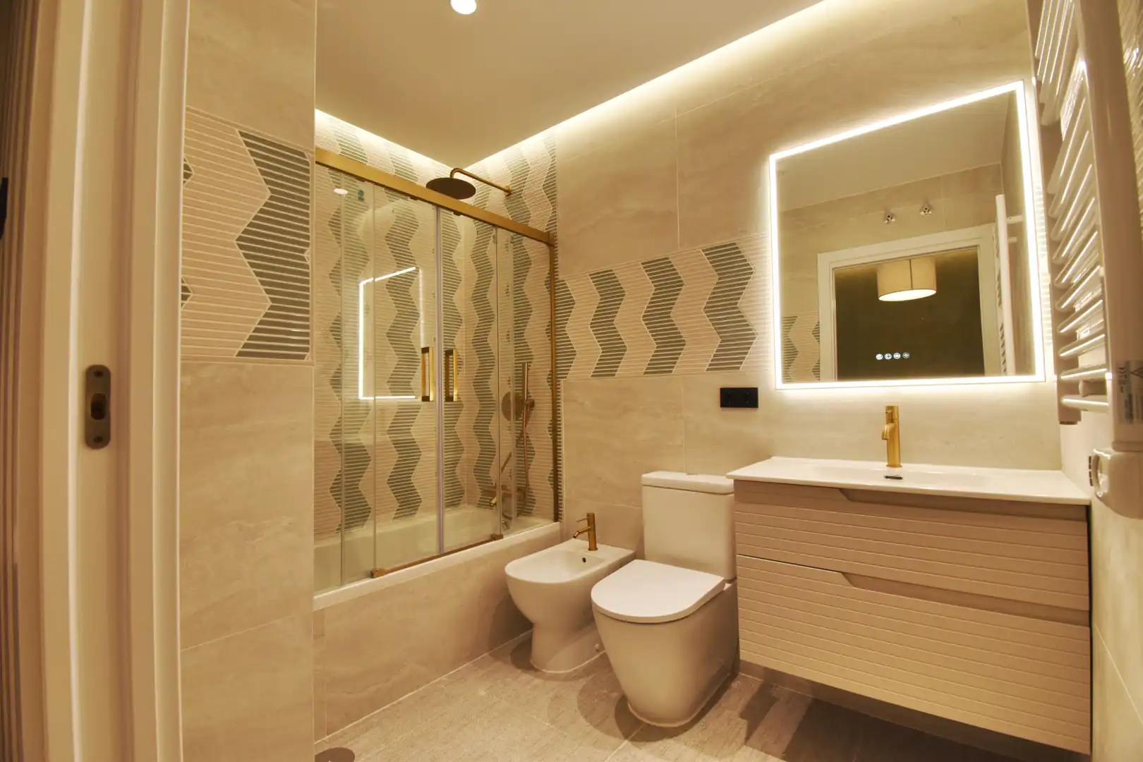 Baño de Piso en venta en Madrid con Aire acondicionado, Calefacción y Amueblado