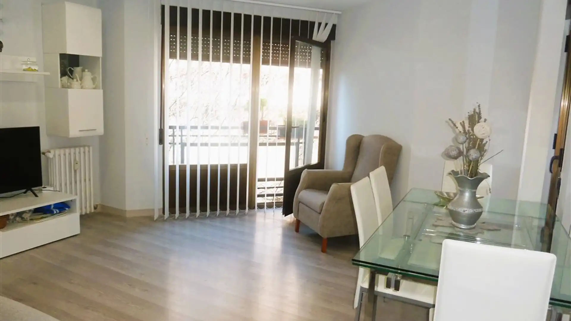 Piso de alquiler en  Pamplona / Iruña con Calefacción, Parquet y Terraza