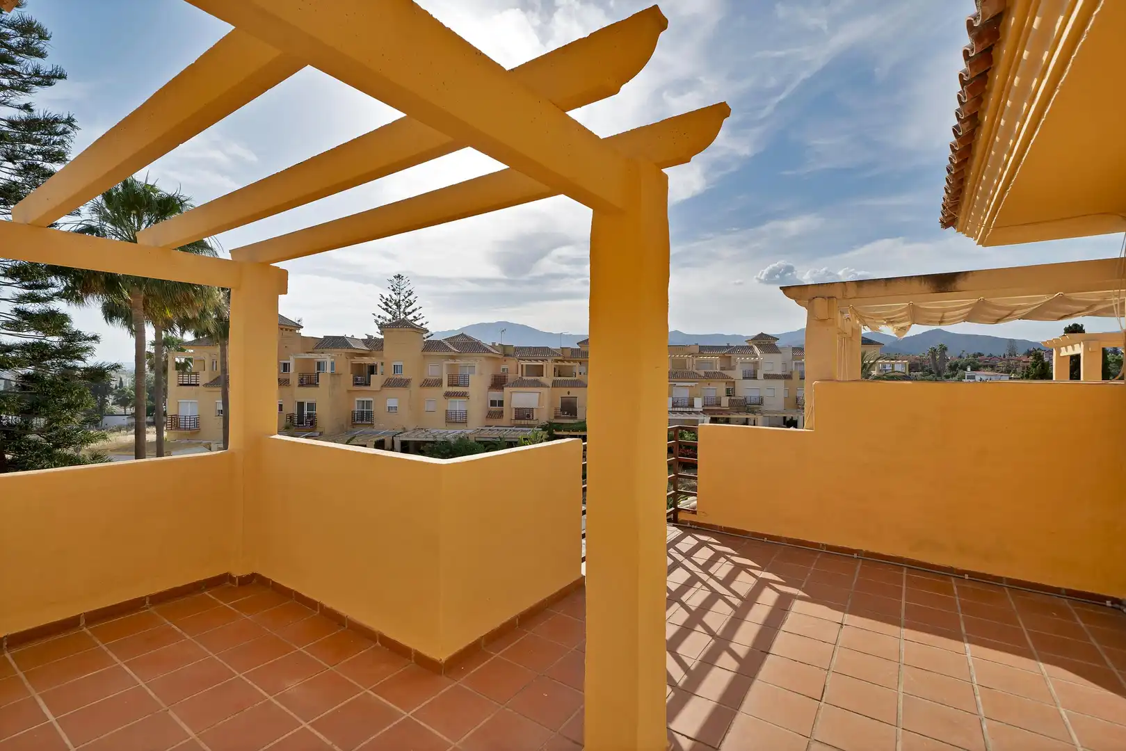 Terraza de Casa adosada en venta en Estepona con Aire acondicionado, Calefacción y Jardín privado