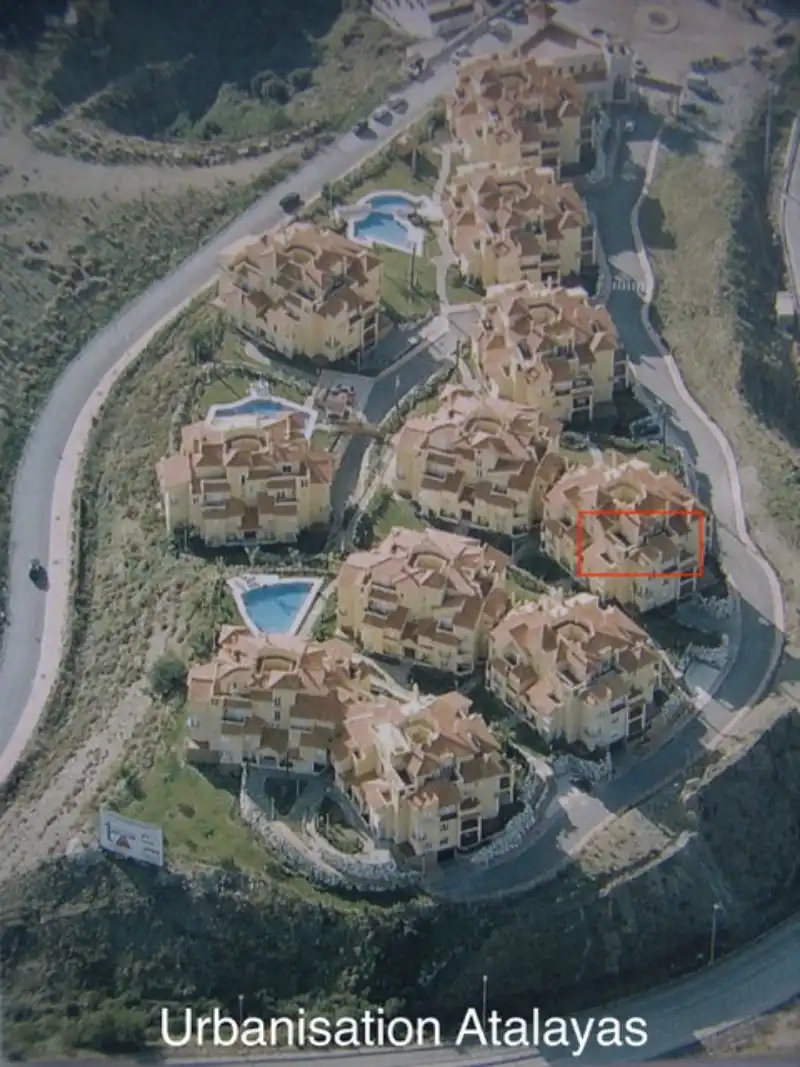 Vista exterior de Apartament en venda en Mijas amb Aire condicionat, Terrassa i Piscina