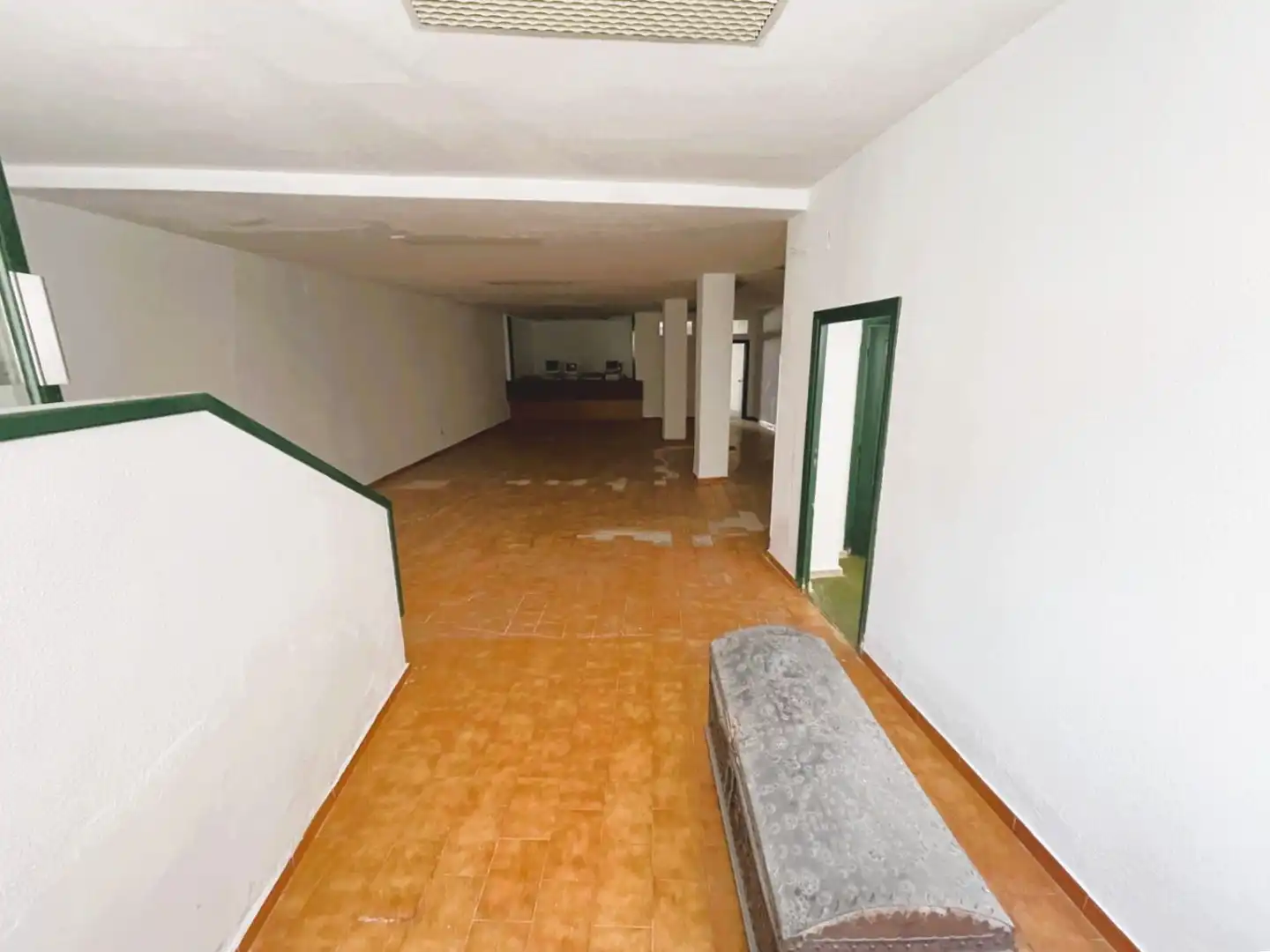 Commercial properties for sale in Valdepeñas