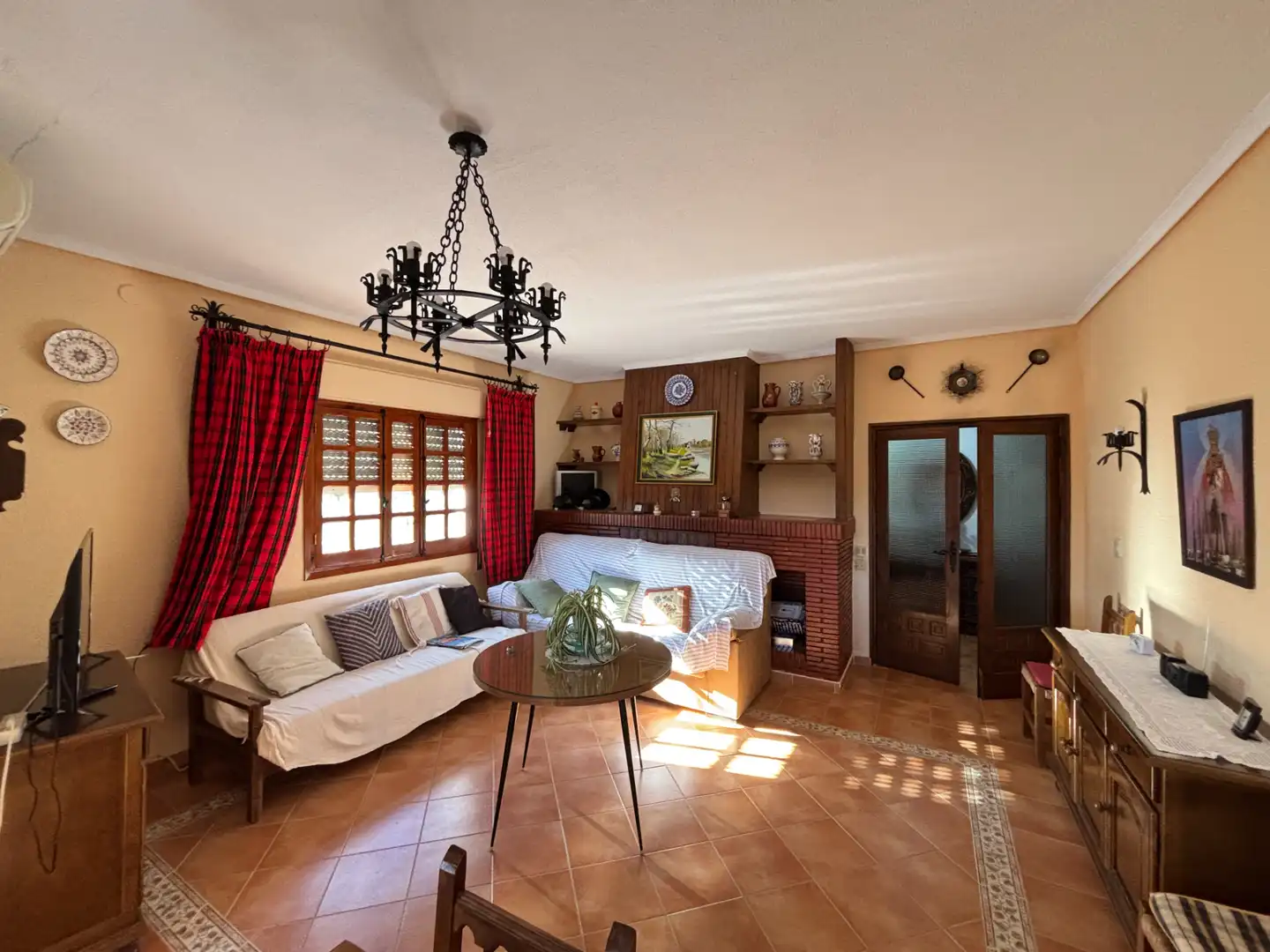 Sala de estar de Finca rústica en venta en Andújar con Aire acondicionado, Terraza y Piscina