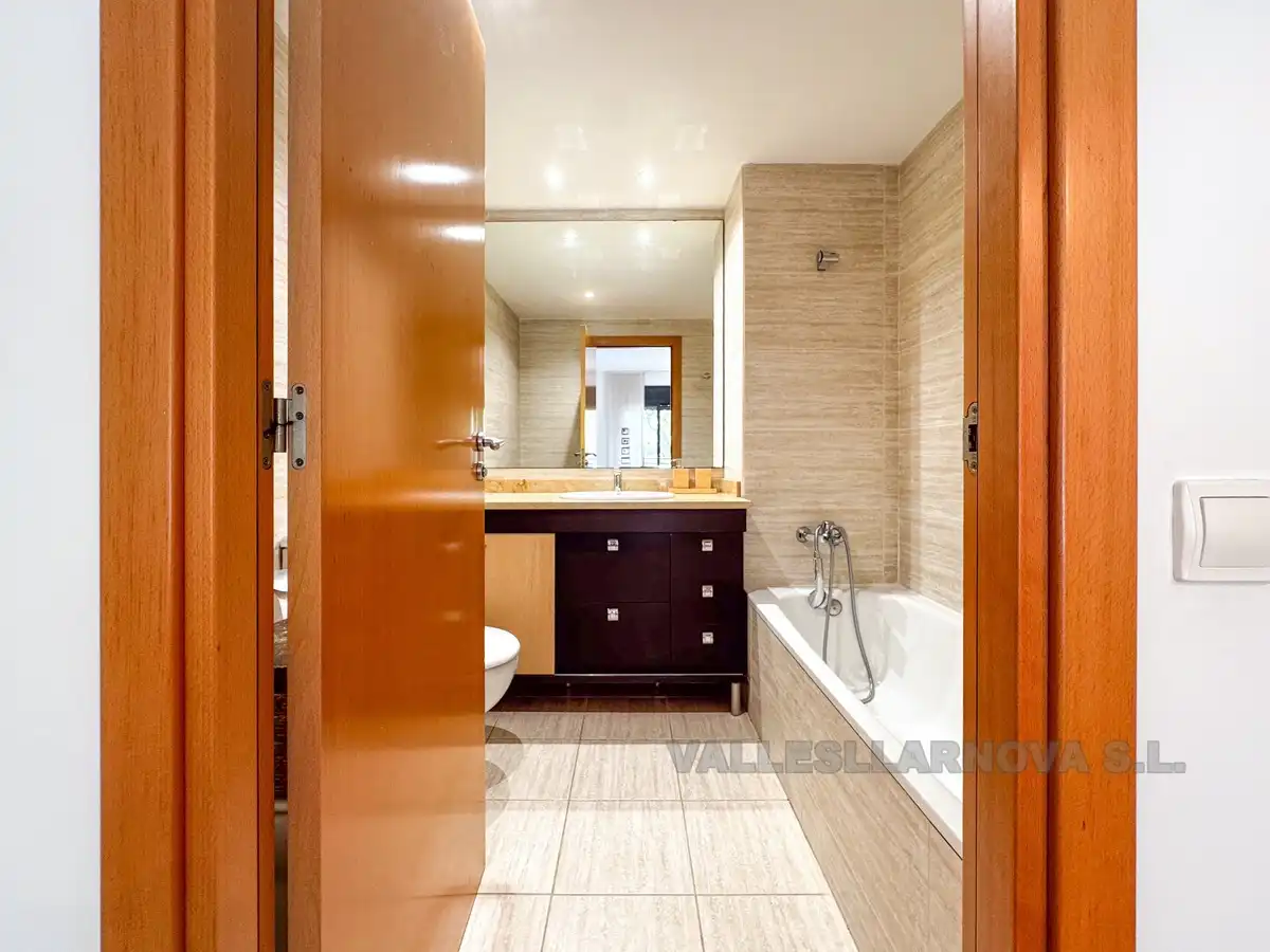 Baño de Piso en venta en Parets del Vallès con Calefacción, Jardín privado y Parquet