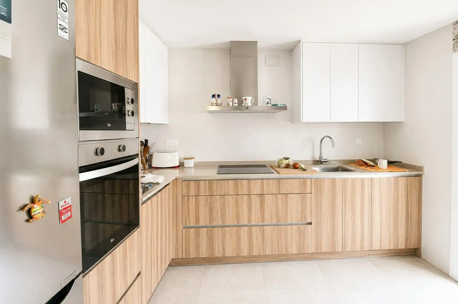 Kitchen of Duplexes for sale in L'Hospitalet de Llobregat  with Air Conditioner, Heating and Terrace