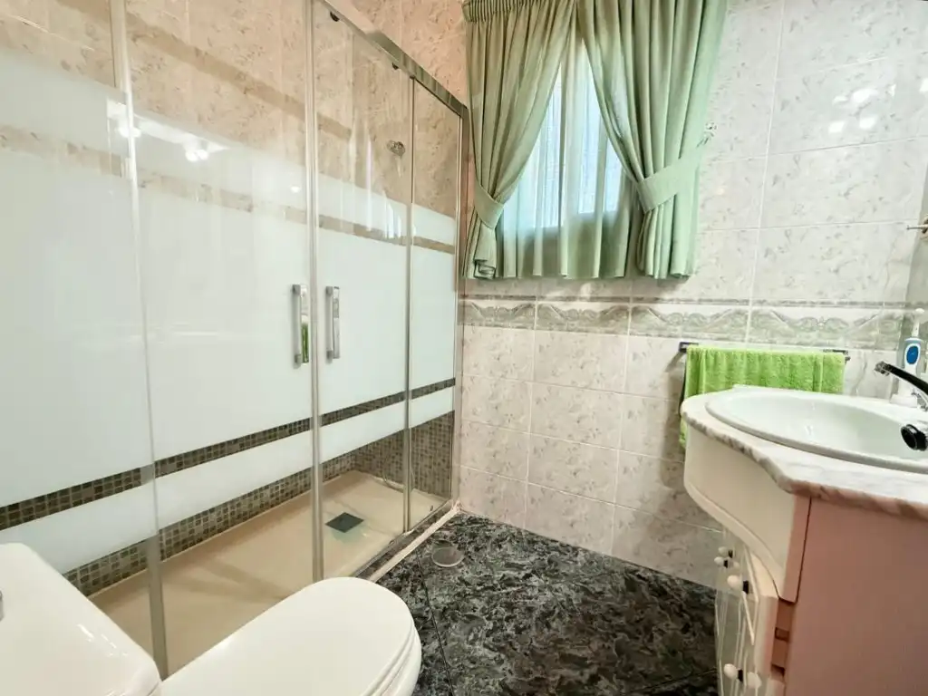 Bany de Casa o xalet en venda en Vélez-Málaga amb Aire condicionat i Terrassa