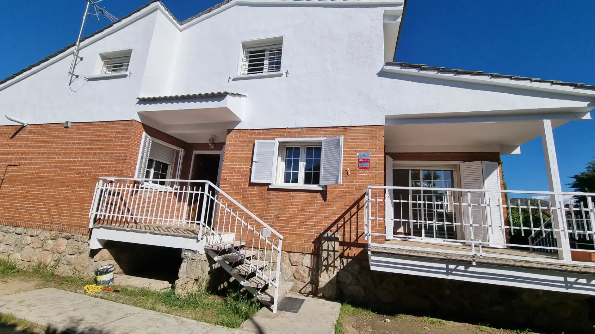 Exterior view of Detached homes for sale in Moralzarzal  with Heating, Private garden and Terrace