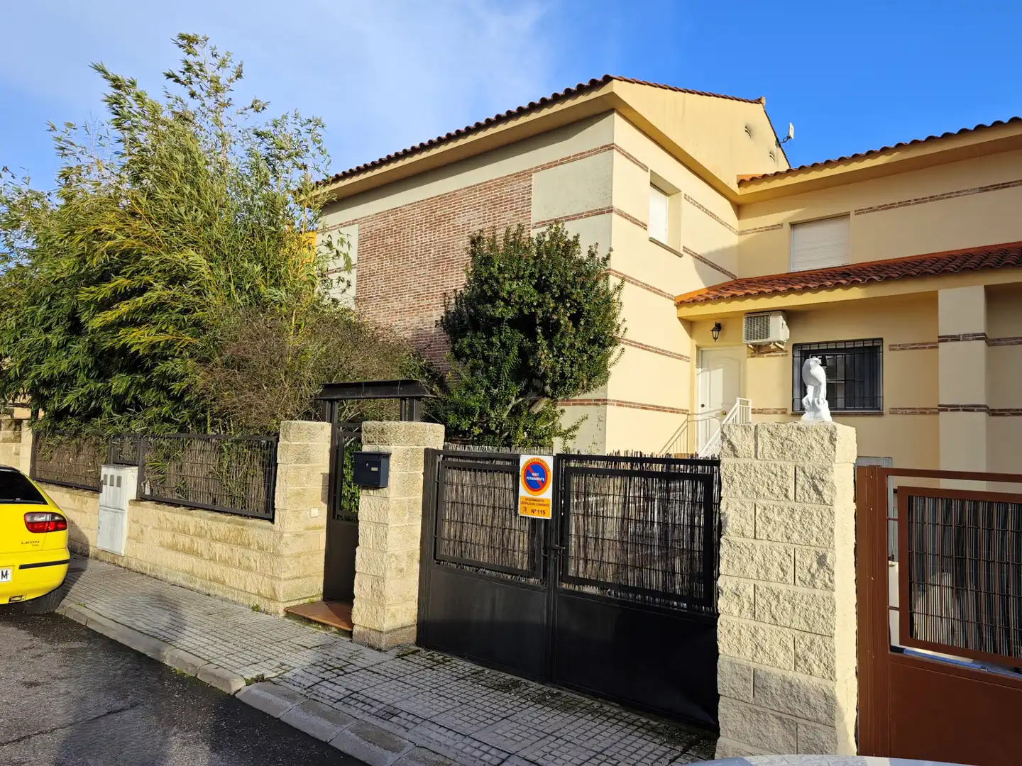 Adossat amb terrassa en venda a Cedillo del Condado