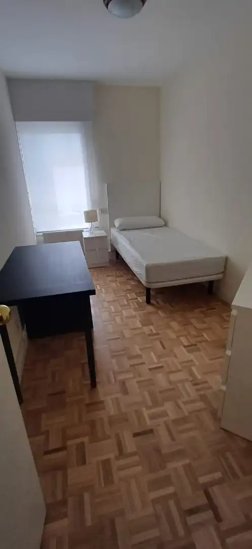 Bedroom of Flat for rent in Santiago de Compostela   with Heating, Storage room and Furnished