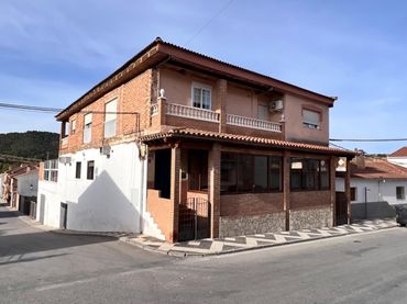 Maison avec balcon à vendre à Calle Puerta Granada 22