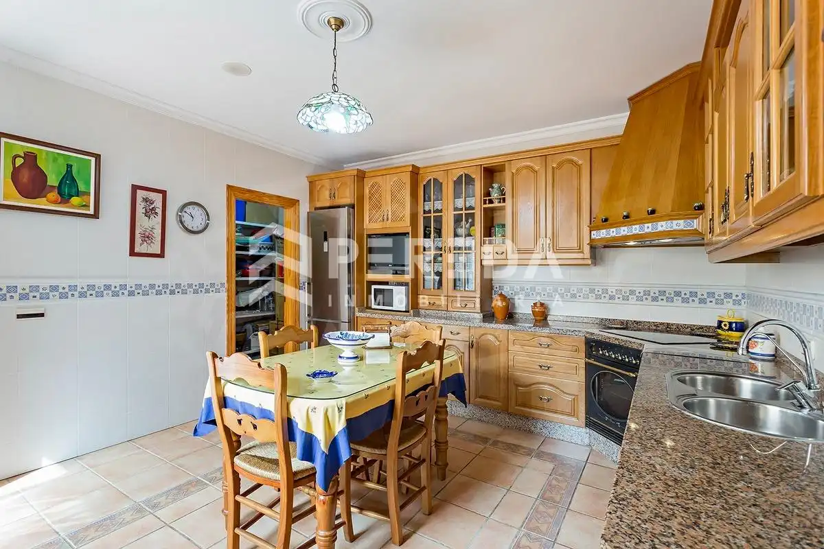 Cocina de Casa adosada en venta en Roquetas de Mar con Aire acondicionado, Jardín privado y Terraza