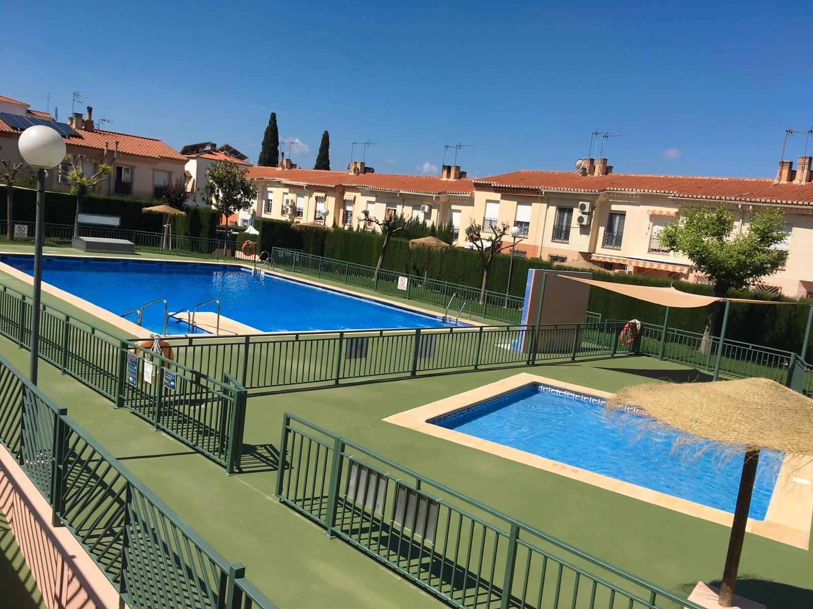 Schwimmbecken von Wohnung miete in Gójar mit Klimaanlage, Heizung und Terrasse