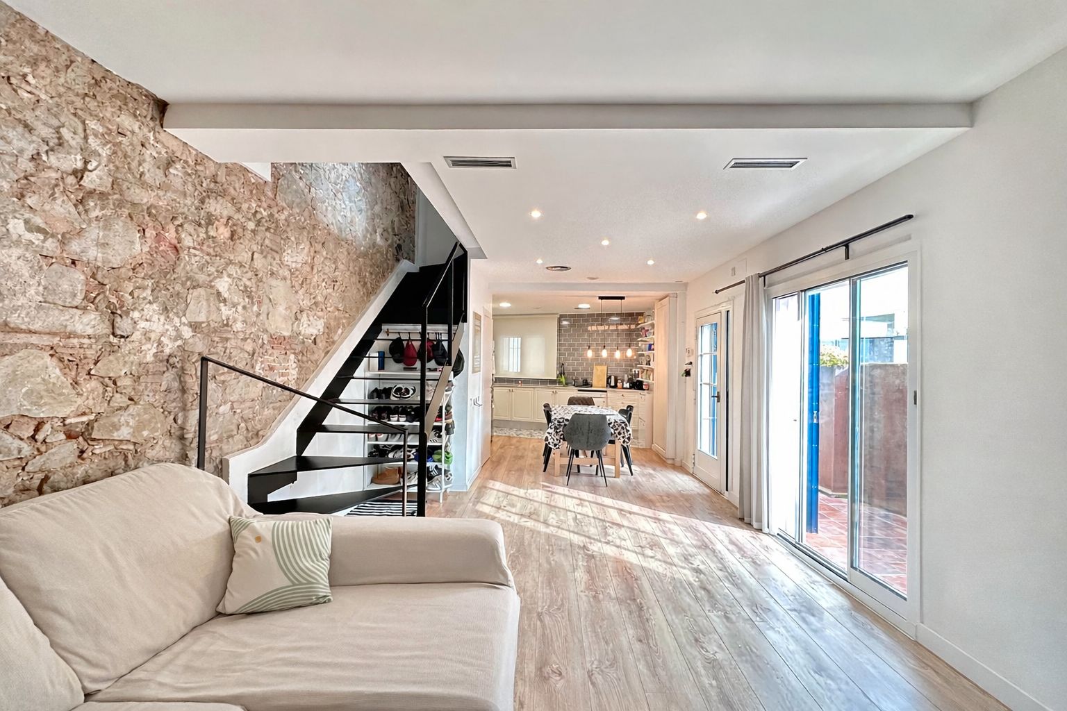 Sala de estar de Casa o chalet en venta en Badalona con Aire acondicionado, Calefacción y Parquet