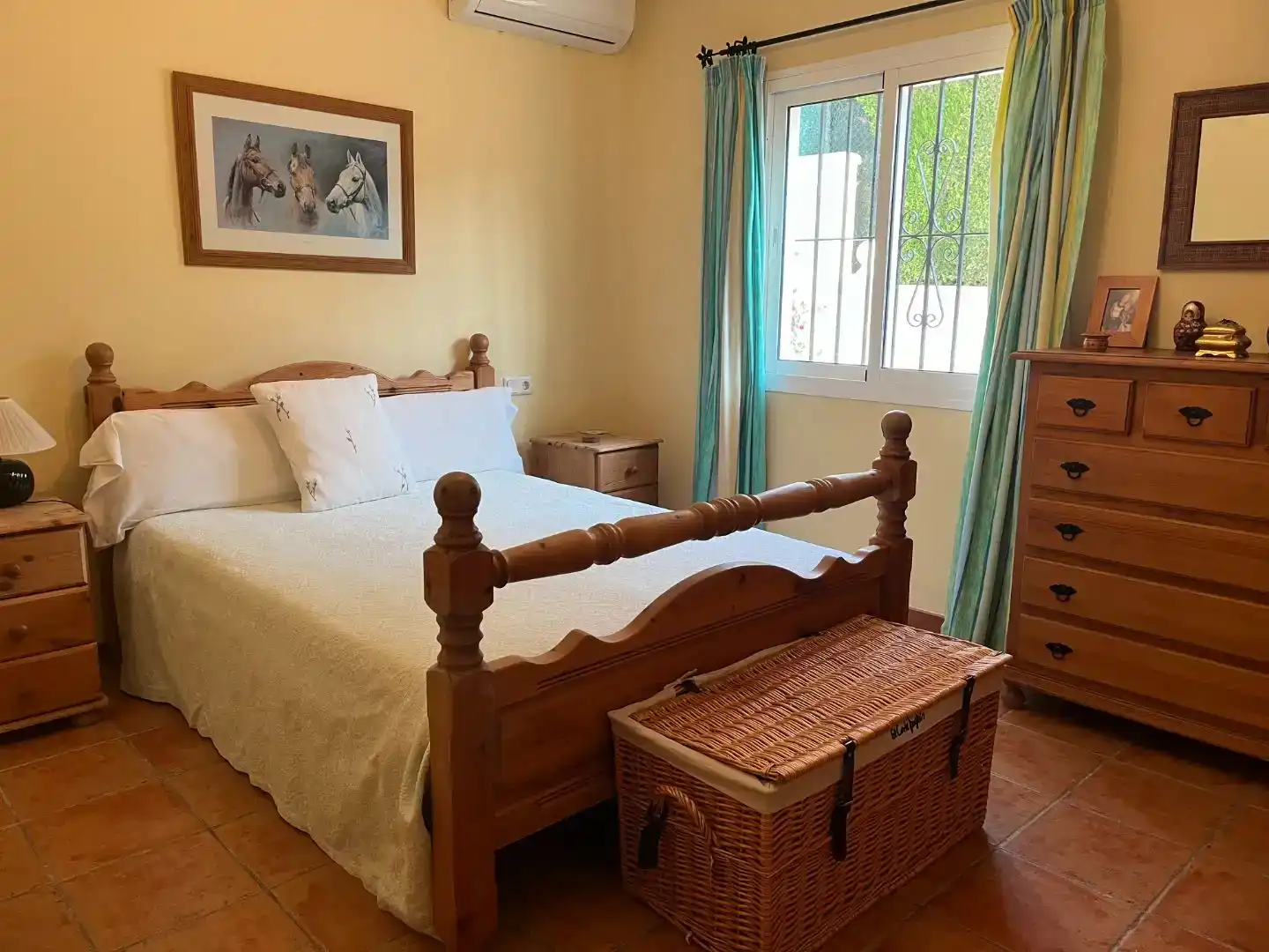 Dormitori de Casa o xalet en venda en Marbella amb Aire condicionat i Piscina