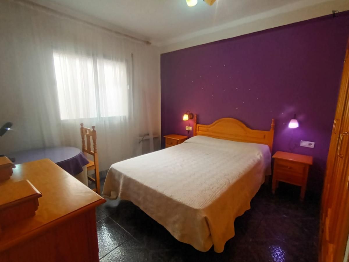 Bedroom of Apartment to share in  Granada Capital  with Air Conditioner, Furnished and Oven