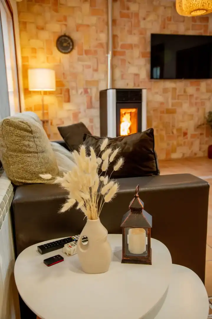 Sala d'estar de Casa o xalet en venda en Segura de la Sierra amb Aire condicionat i Terrassa