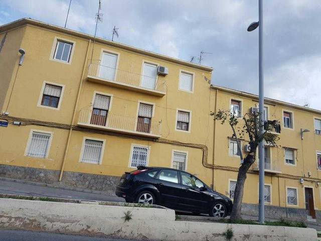 Piso en Venta en C/ Santa Bárbara en Plaza Castelar - Mercado Central