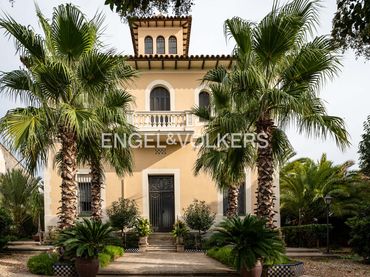 Casa con balcón en venta en Sant Vicenç Dels Horts