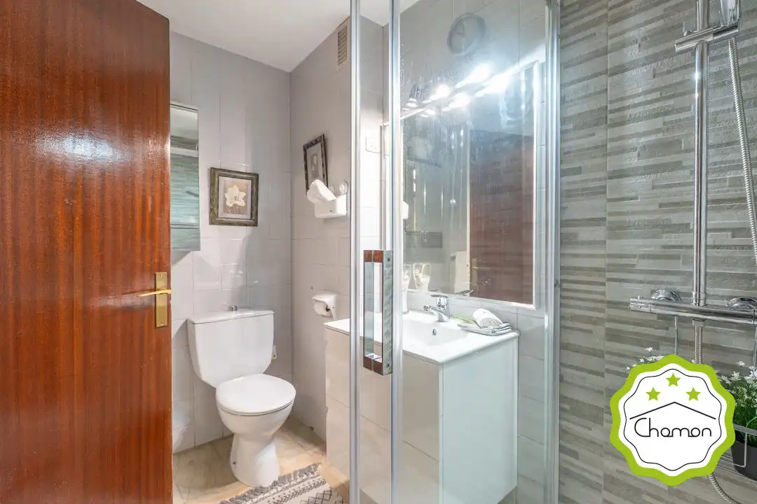 Baño de Piso en venta en Bilbao  con Calefacción, Jardín privado y Terraza