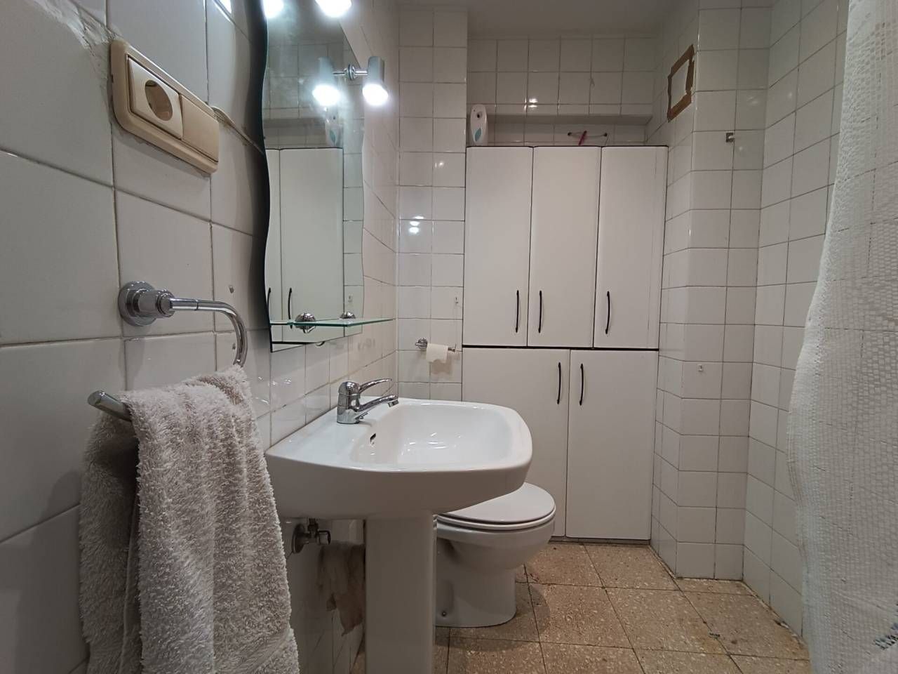 Bany de Pis en venda en Burgos Capital amb Calefacció