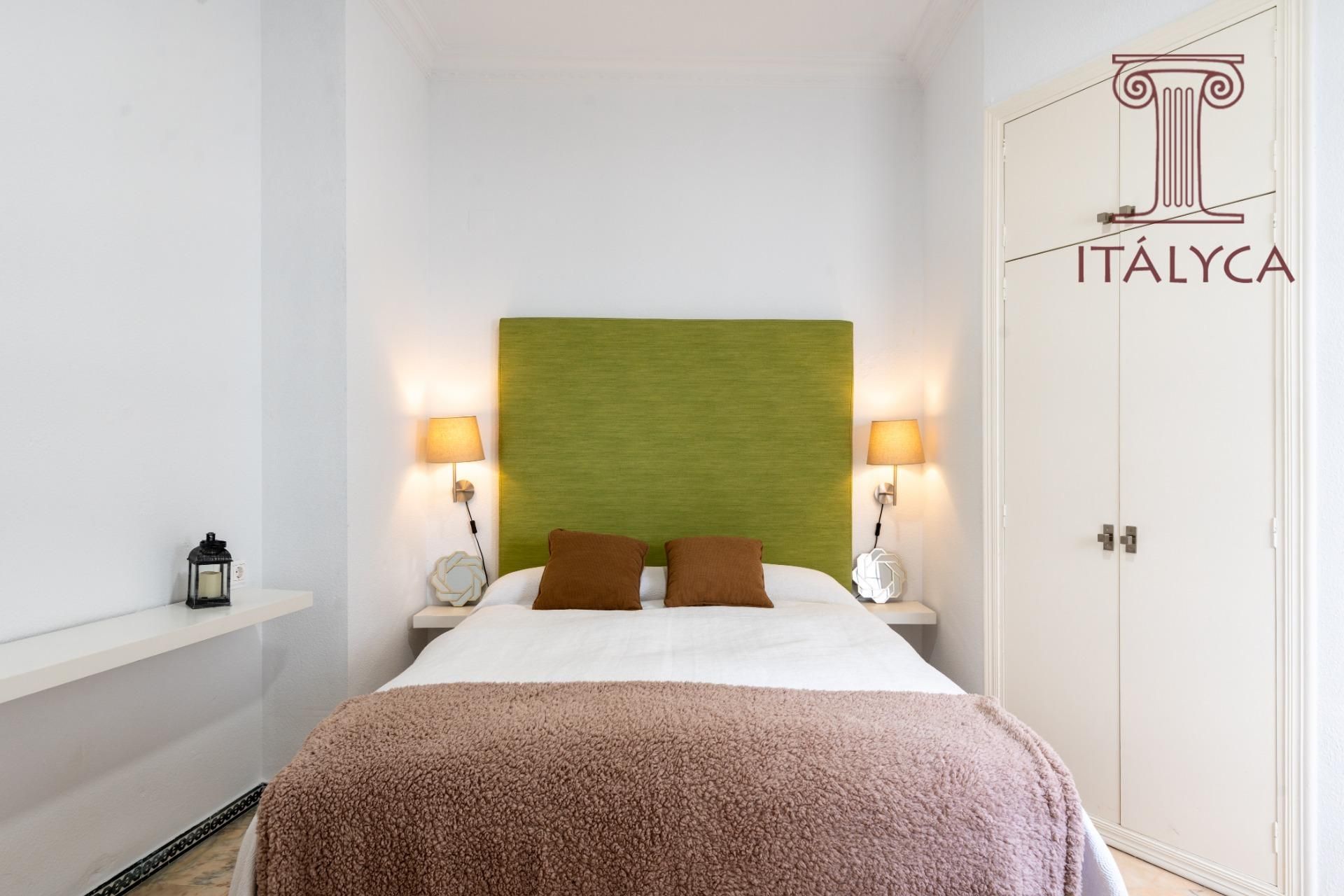 Dormitori de Pis en venda en  Sevilla Capital amb Aire condicionat i Calefacció