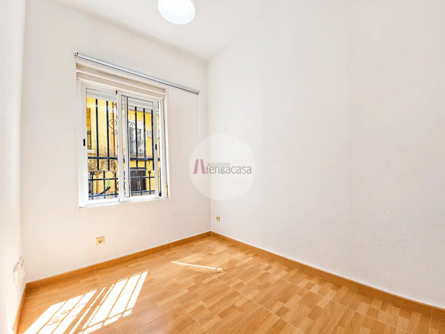 Bedroom of Flat for rent in Madrid  with Air Conditioner, Heating and Washing machine