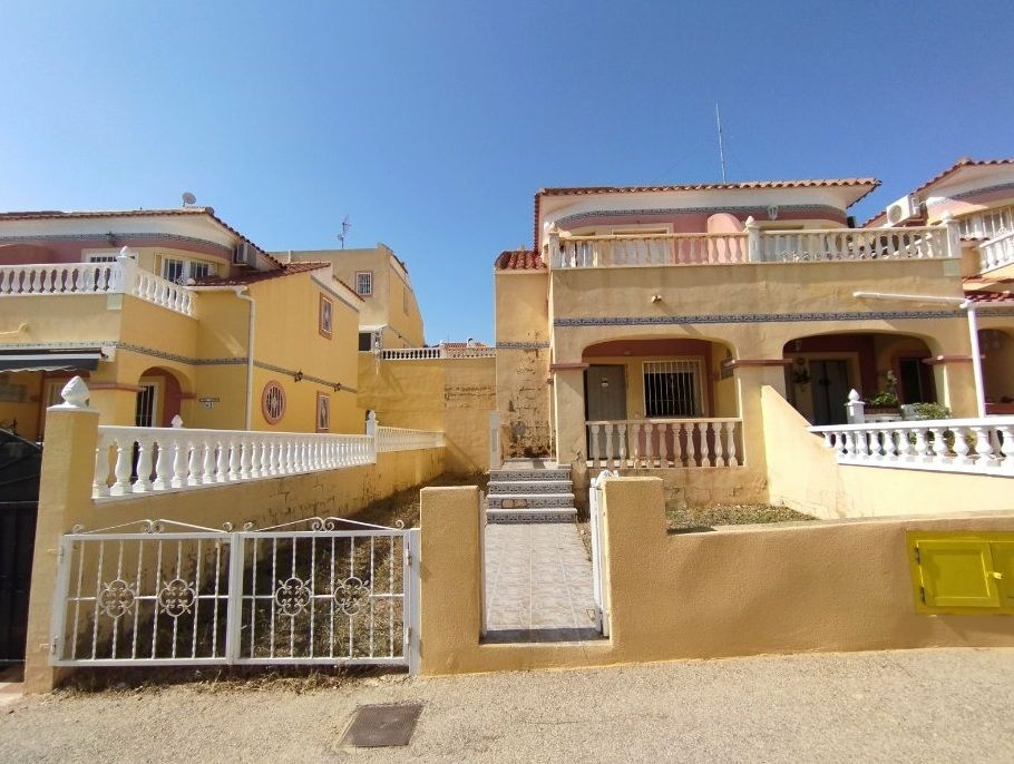 Exterior view of Single-family semi-detached for sale in Orihuela  with Swimming Pool