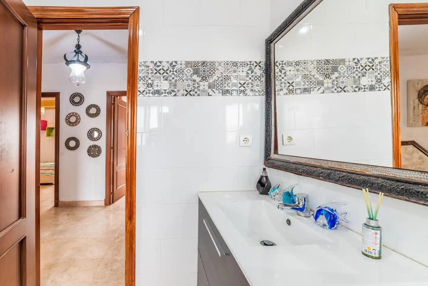 Bany de Casa o xalet en venda en Montequinto amb Aire condicionat, Jardí privat i Piscina