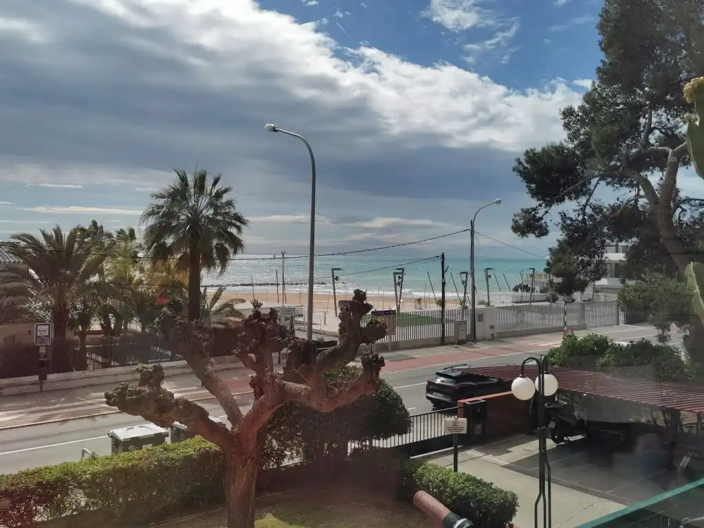 Vista exterior de Apartament de lloguer en Benicasim / Benicàssim amb Moblat, Forn i Rentadora