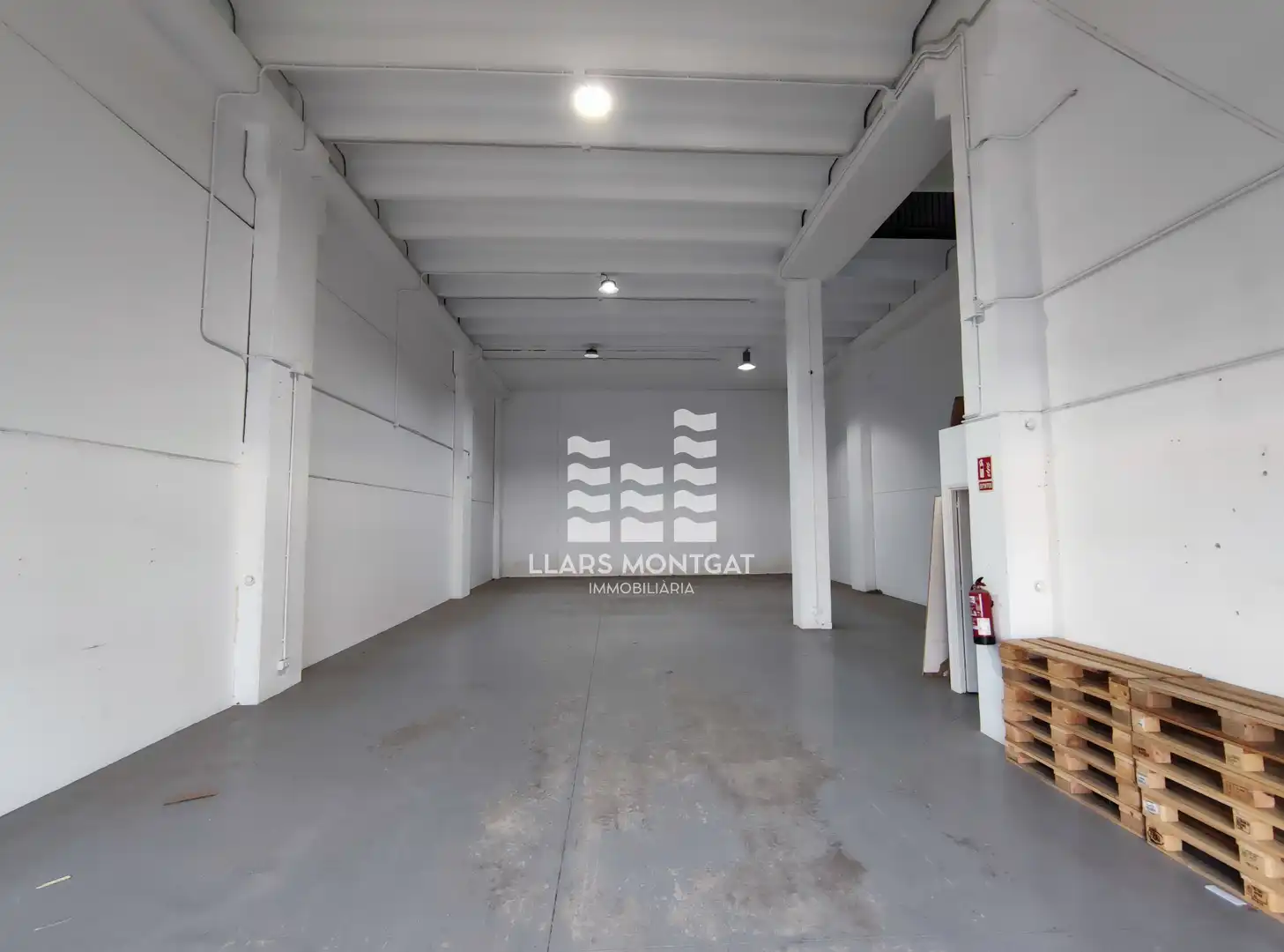Nau industrial de lloguer en Montgat