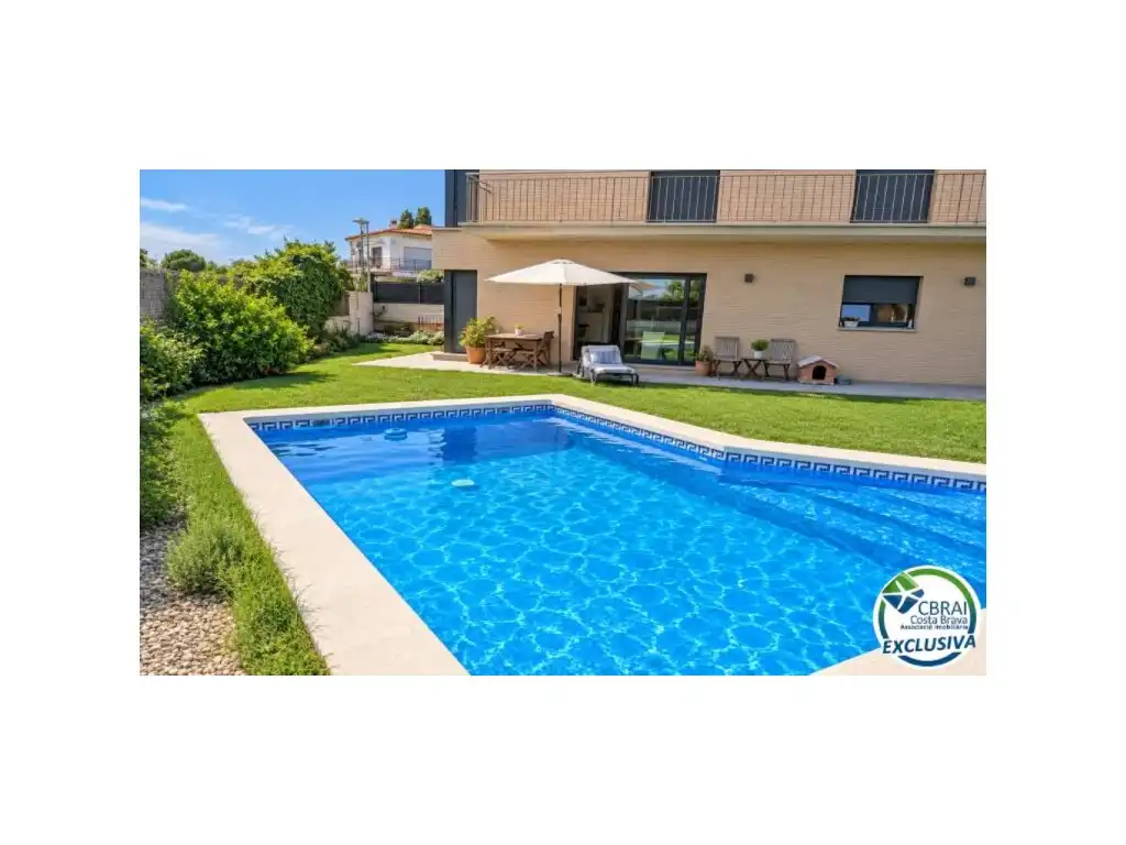 Casa con piscina in vendita a Calle Del Castanyer 2