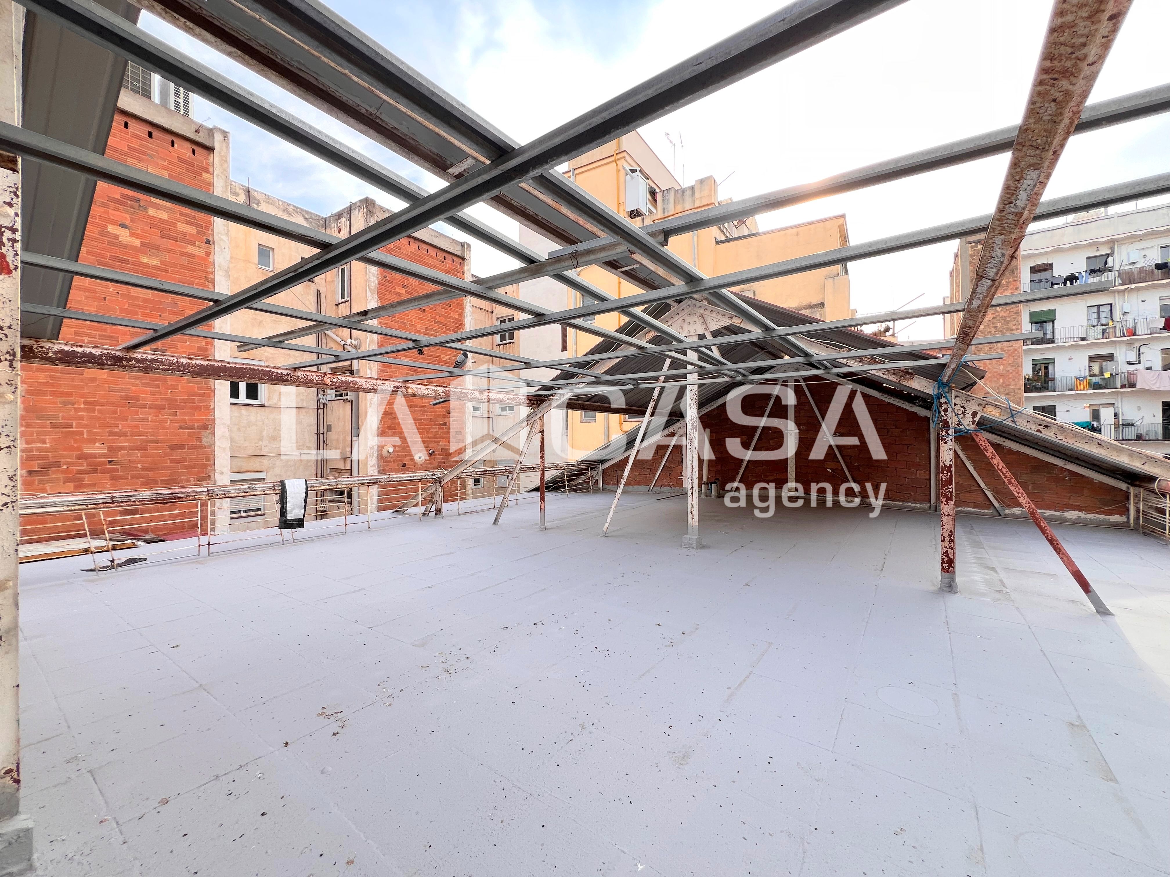 Terrassa de Nau industrial en venda en  Barcelona Capital