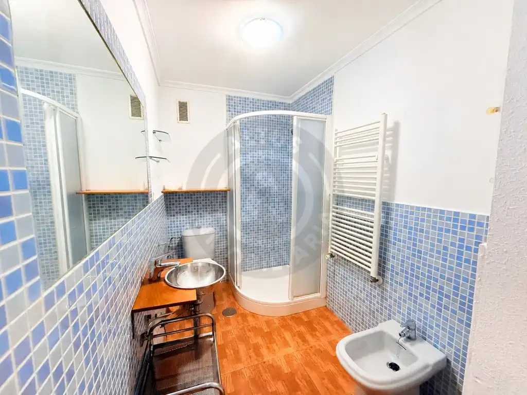 Bathroom of Flat for sale in Cáceres  with Air Conditioner, Terrace and Furnished