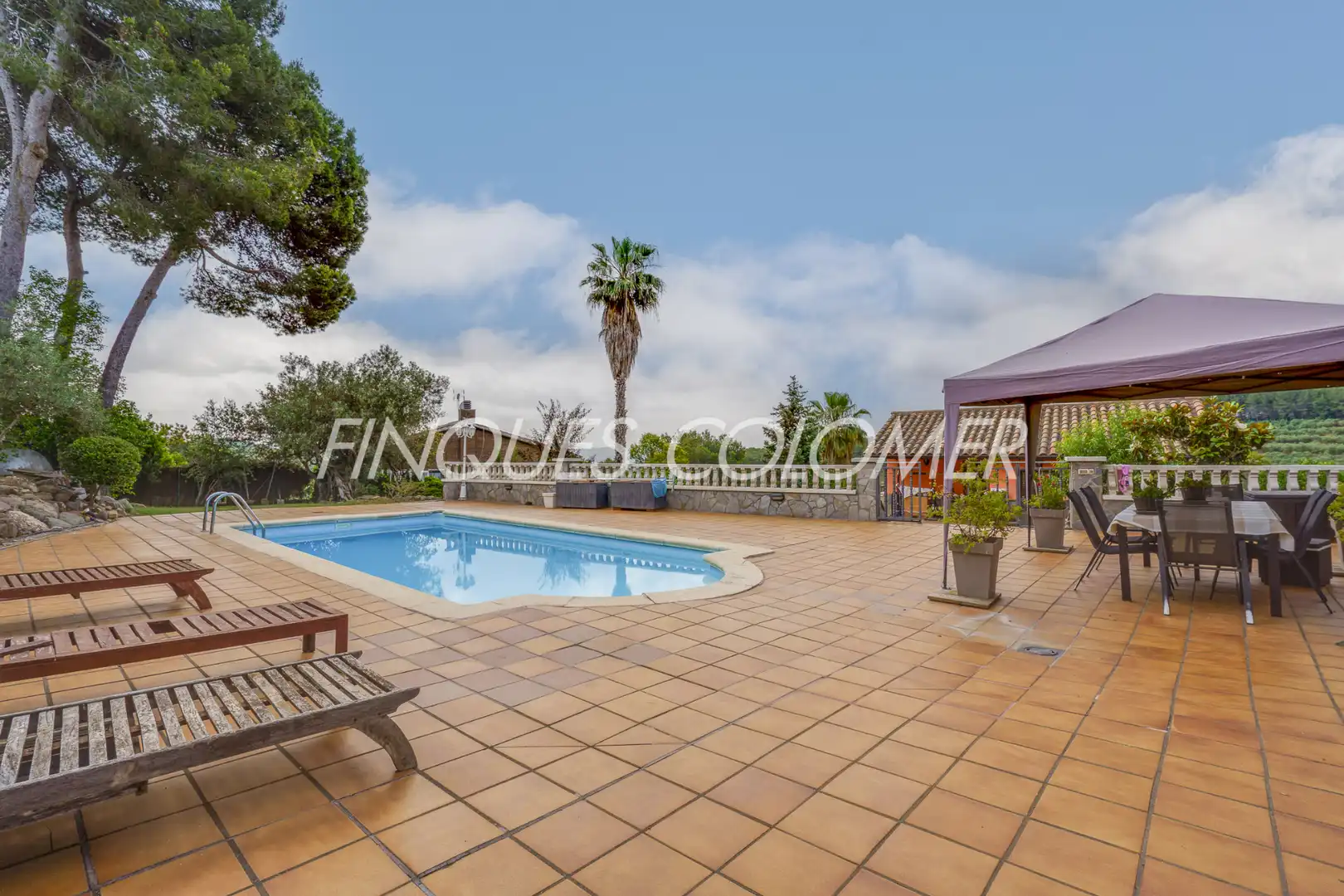Swimming pool of Houses for sale in Rubí  with Air Conditioner, Private garden and Parquet flooring