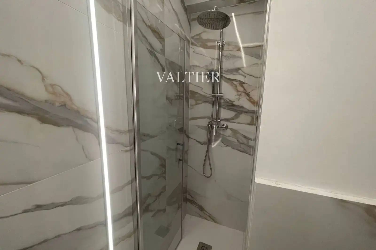 Baño de Piso en venta en Madrid con Aire acondicionado, Calefacción y Amueblado