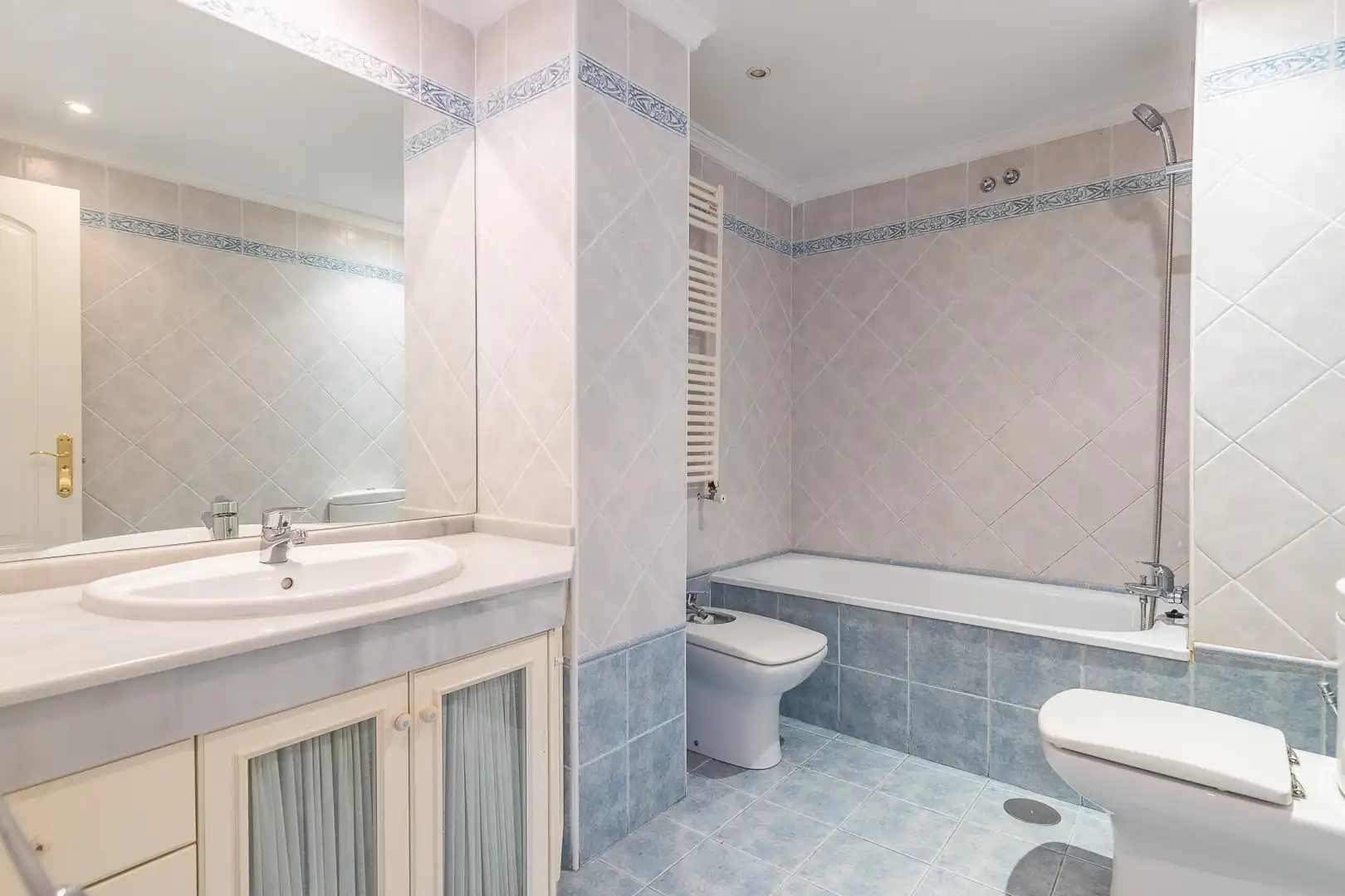 Bathroom of Attic for sale in Málaga  with Air Conditioner, Terrace and Swimming Pool