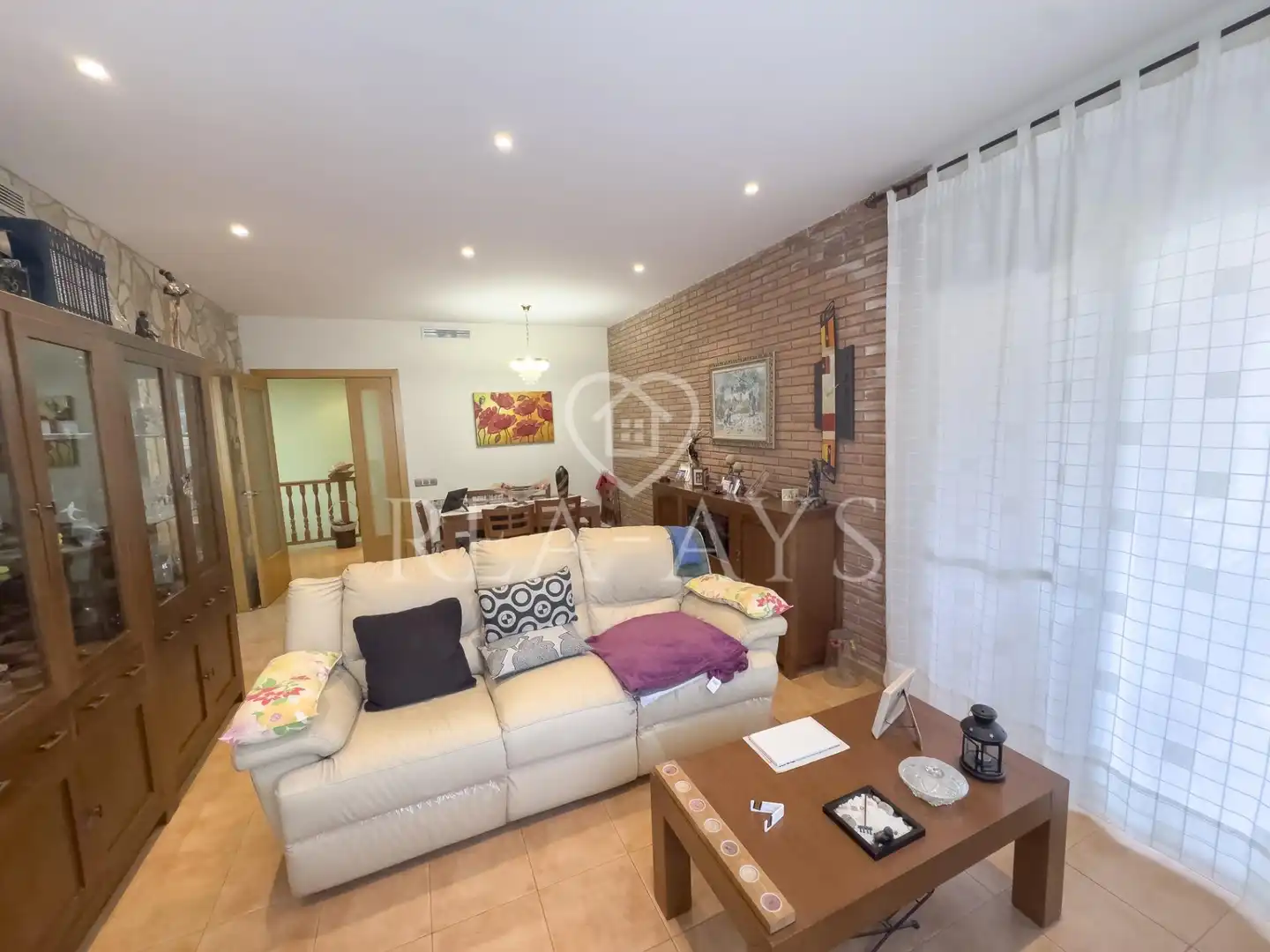 Sala de estar de Casa o chalet en venta en Vallirana con Aire acondicionado, Calefacción y Jardín privado