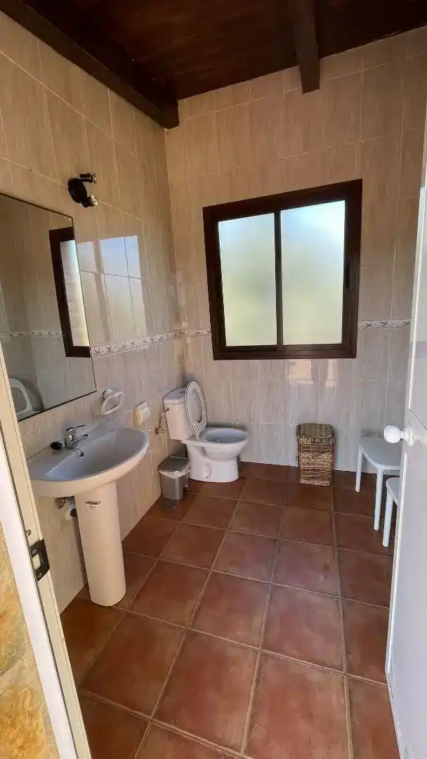 Baño de Casa o chalet de alquiler en Álora con Aire acondicionado, Jardín privado y Piscina