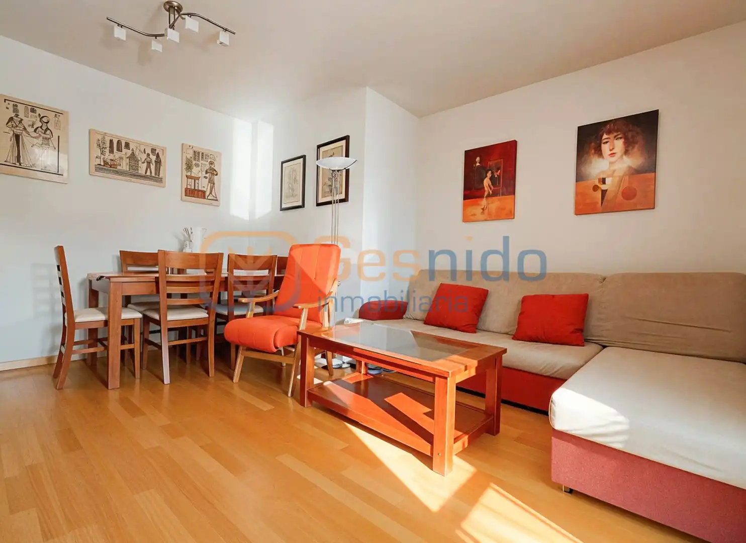 Sala de estar de Piso en venta en Palazuelos de Eresma con Calefacción, Jardín privado y Parquet