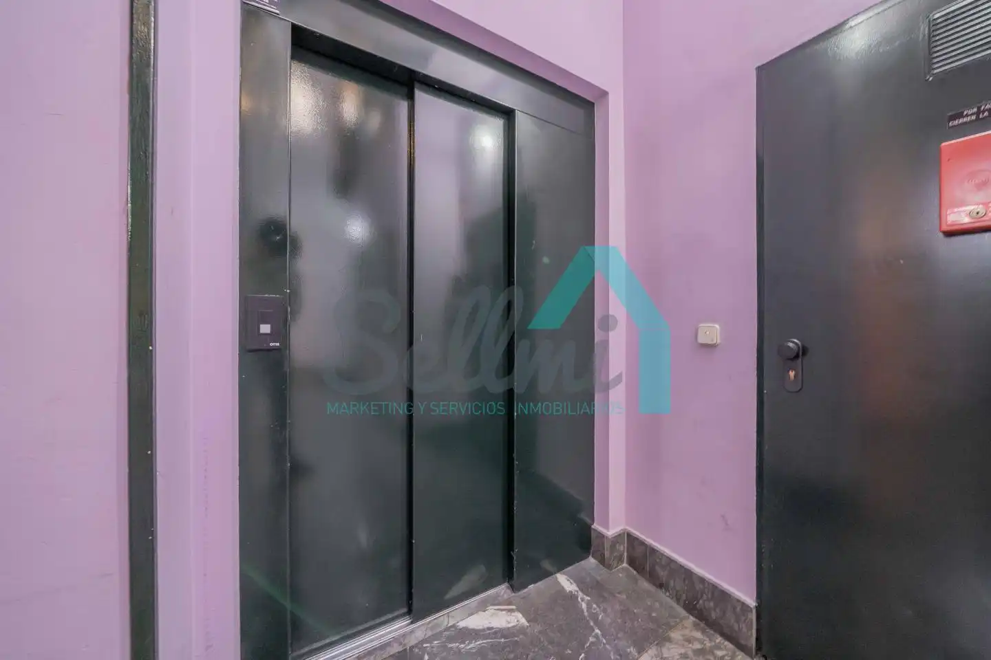 Study for rent in Oviedo   with Heating, Parquet flooring and Furnished