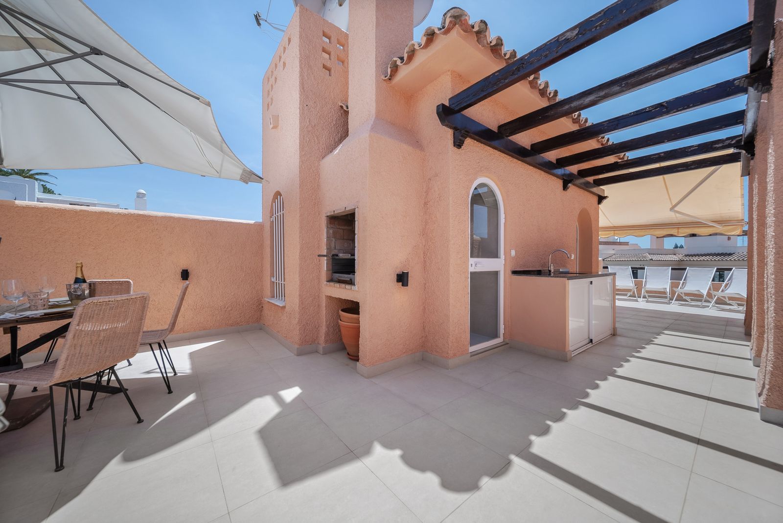 Terrace of Single-family semi-detached for sale in Marbella  with Storage room, Furnished and Oven